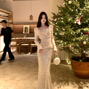 木子李 冬 李高级设计感珠片拼接抽褶针织上衣包臀鱼尾半身裙套装