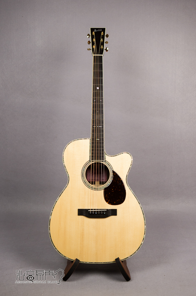 Switch 日本手工吉他 SCOM-42c 阿迪朗达克-巴枚