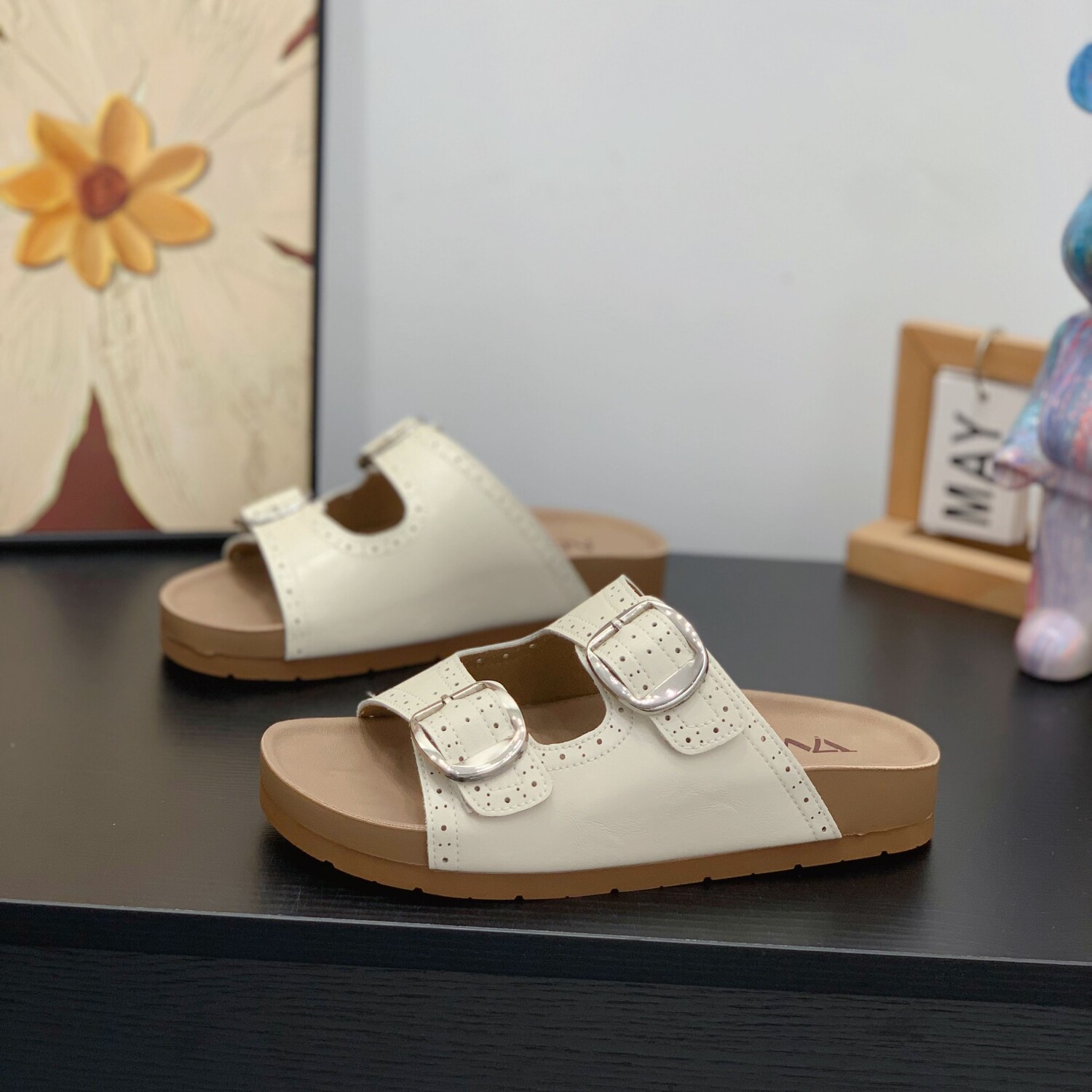 复古罗马风外穿凉拖鞋女2026夏季新款皮带扣露趾高级感平底一字拖