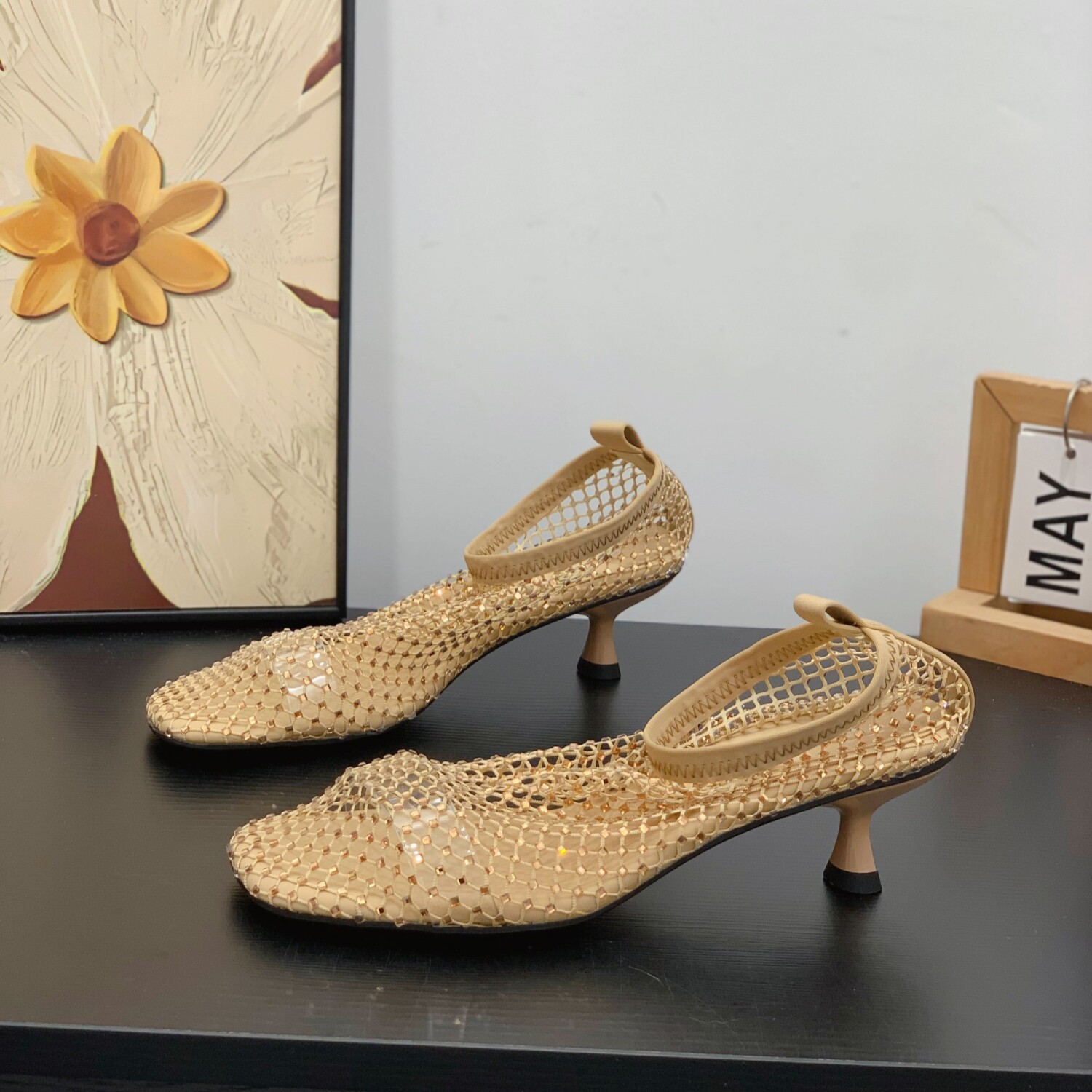 网红小众闪亮水钻网面鞋2026夏新款镂空透气渔网烫钻细跟露趾凉鞋
