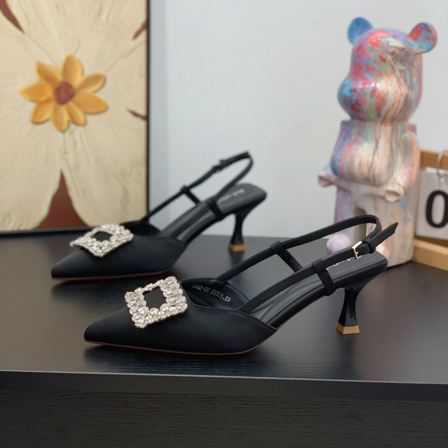 法式尖头水钻方扣后空凉鞋女2026春夏新款细跟百搭气质包头高跟鞋