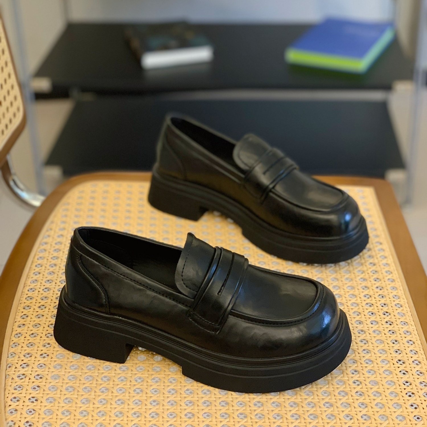 英伦风松糕厚底乐福鞋女2025秋季新款百搭舒适一脚蹬简约休闲单鞋,女鞋,深口单鞋,淘宝优惠券,粉丝福利购,淘宝优惠卷