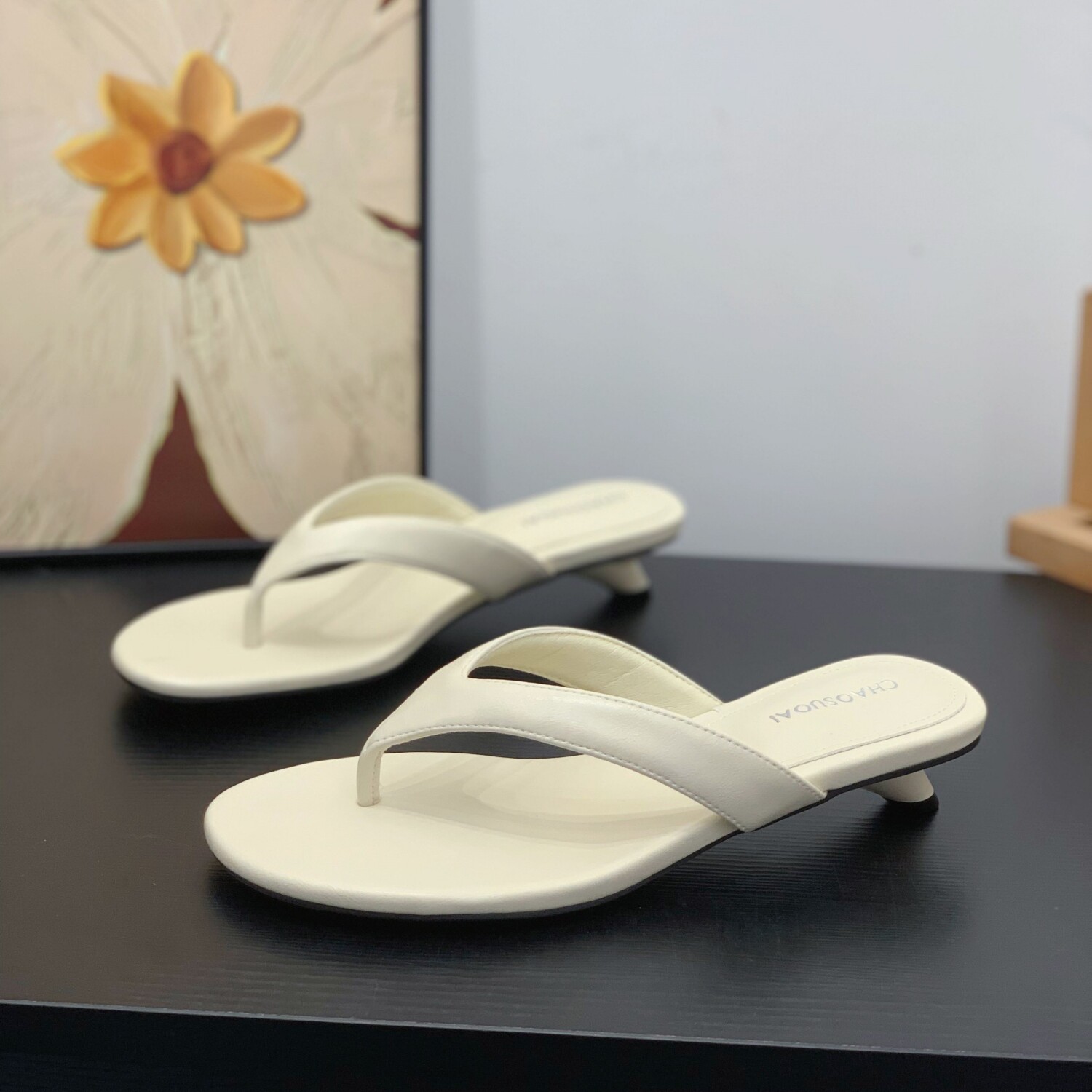 时尚高级感百搭人字拖女2026夏季超火粗跟圆头复古时髦夹趾凉拖鞋