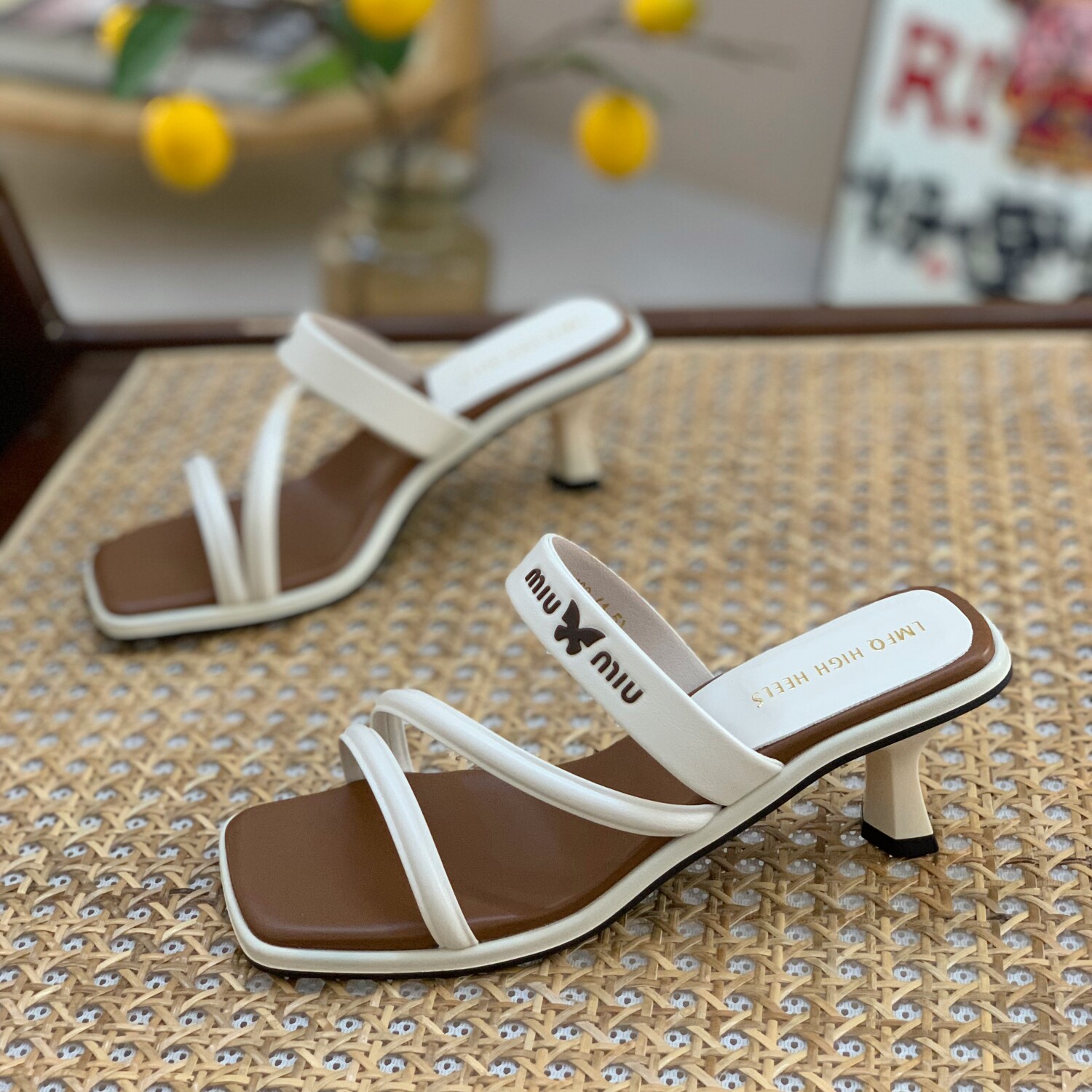 法式方头一字拖女2024新款仙女风细跟露趾凉拖配裙子中跟气质拖鞋