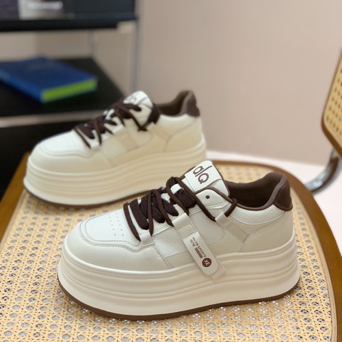 时尚拼色潮流通勤舒适不累脚板鞋