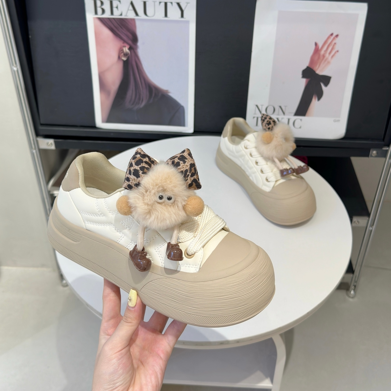 减龄百搭复古卡通休闲学生德训鞋