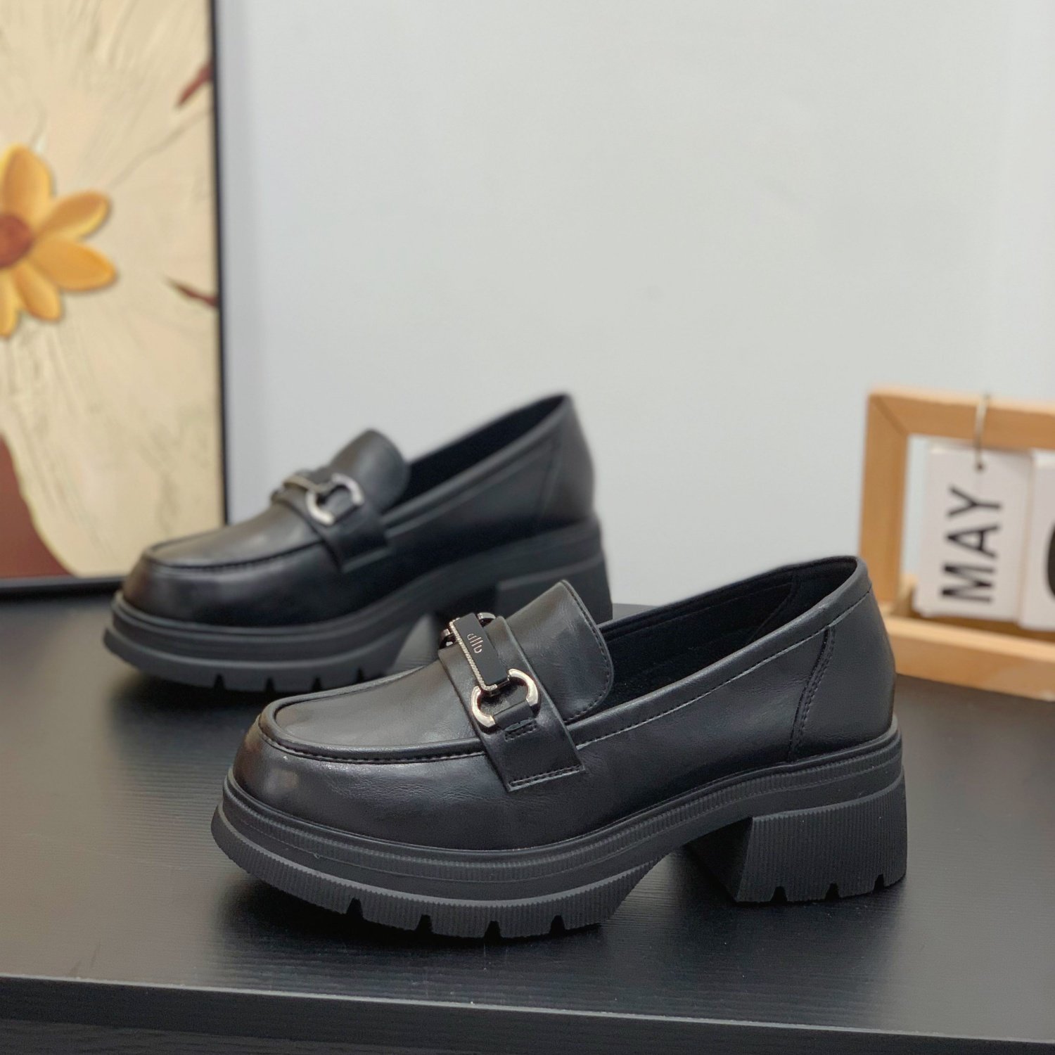 一脚蹬穿脱方便显脚小显腿长单鞋