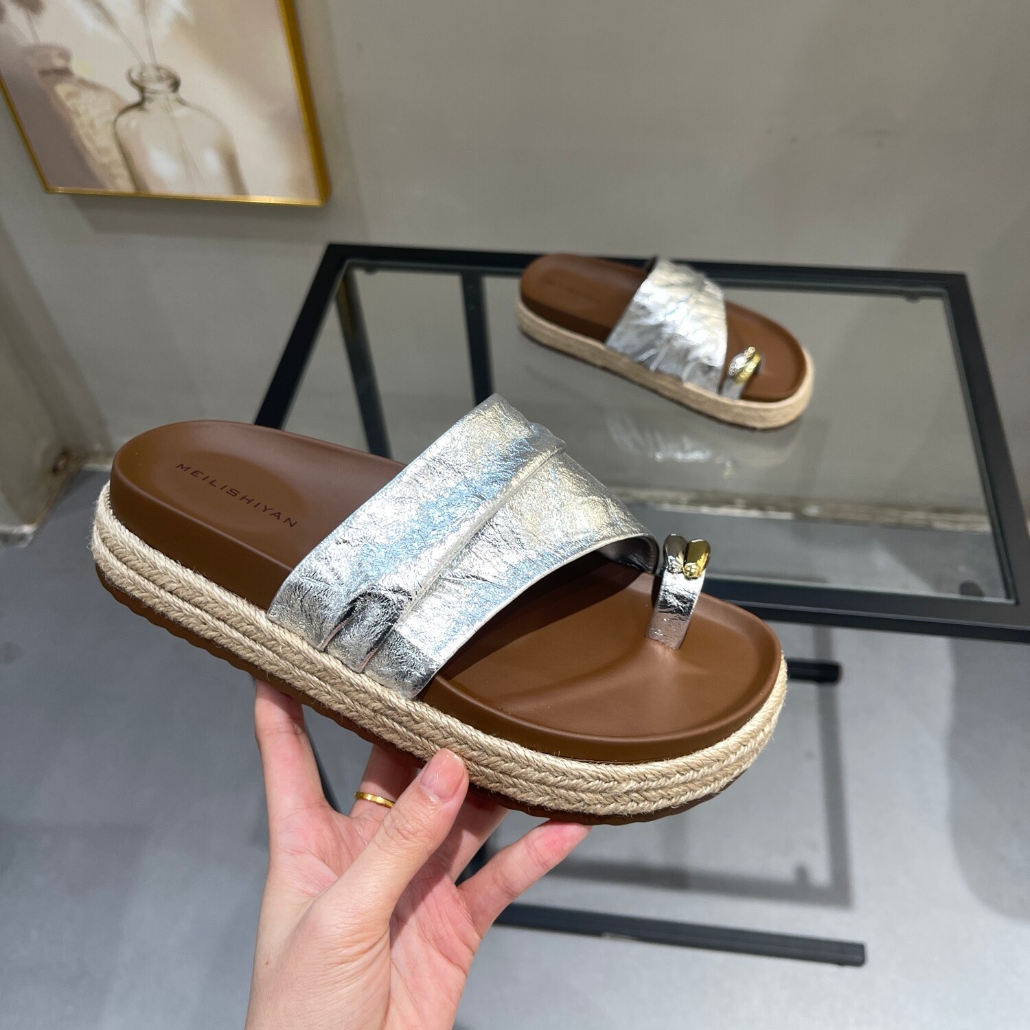 超火复古厚底夹趾人字拖女夏外穿2026新款小众高级沙滩套趾凉拖鞋