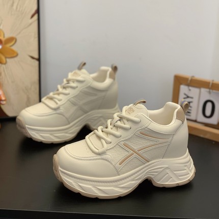 内增高7CM显腿长真皮老爹鞋小个子女2026春季新款轻便百搭运动鞋