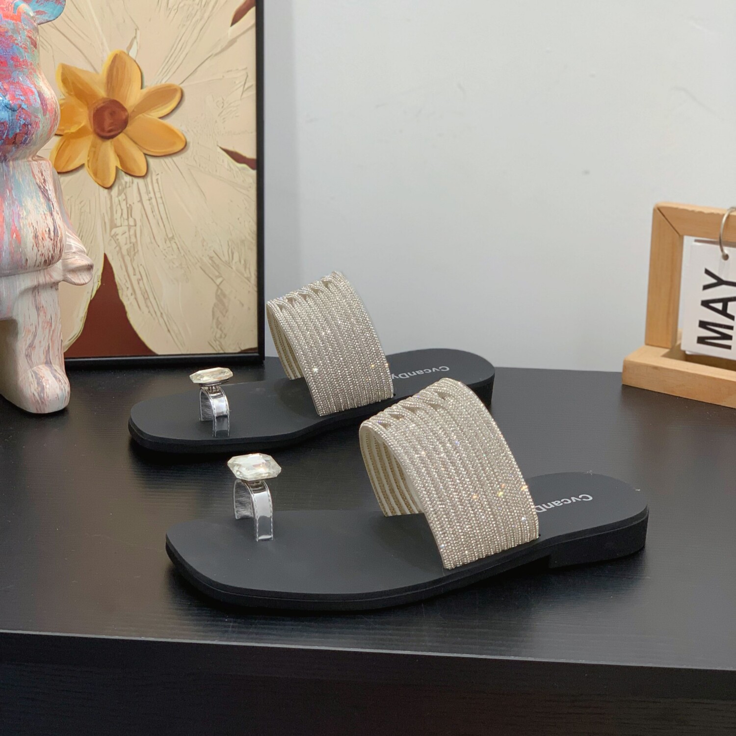 重工水钻高级感时尚外穿凉拖鞋女2026夏季新款套趾平底方头一字拖