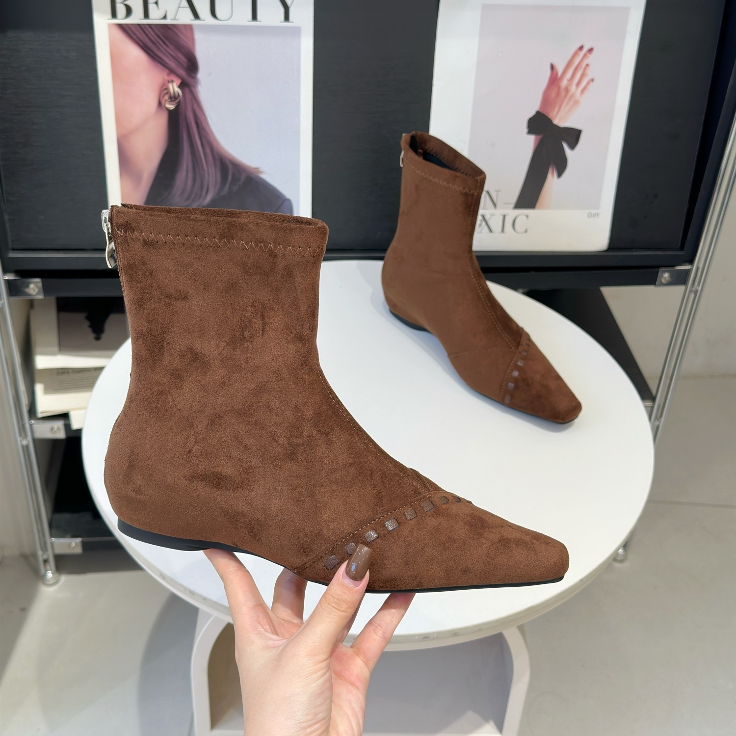 复古绒面方头弹力靴女2025秋冬新款气质瘦瘦靴内增高显瘦英伦短靴