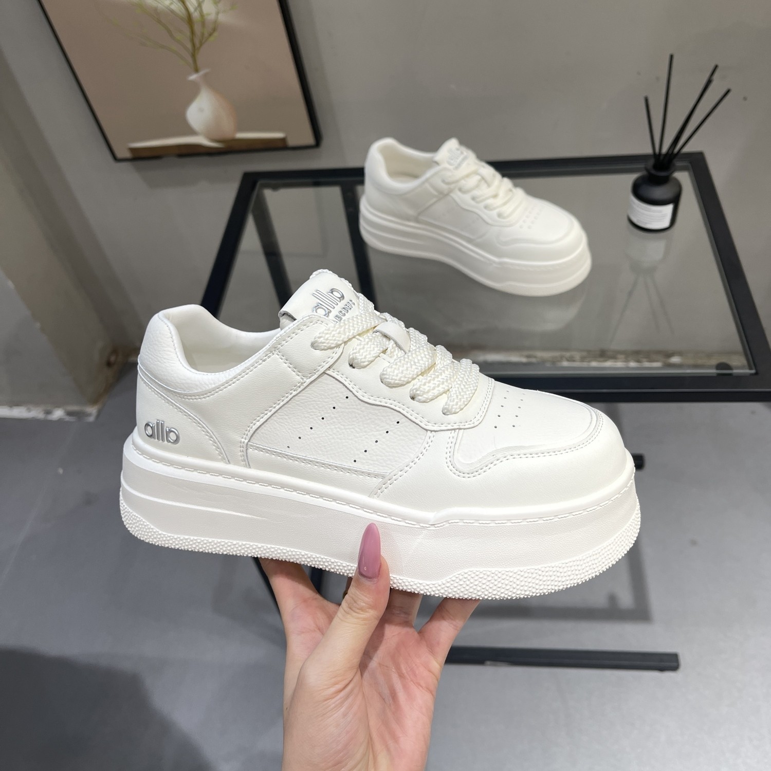 爆款百搭真皮小白鞋女2026新款春季厚底增高板鞋ins潮休闲运动鞋