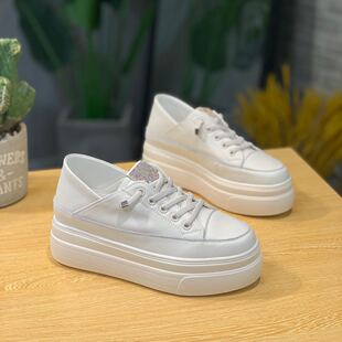 女可踩脚 百搭厚底内增高7cm休闲小白鞋 水钻两穿2025春秋新款 韩版