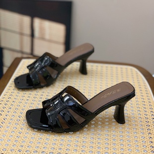 时尚外穿一字拖女2025夏季新款百搭韩版粗跟厚底方头露趾高跟凉拖