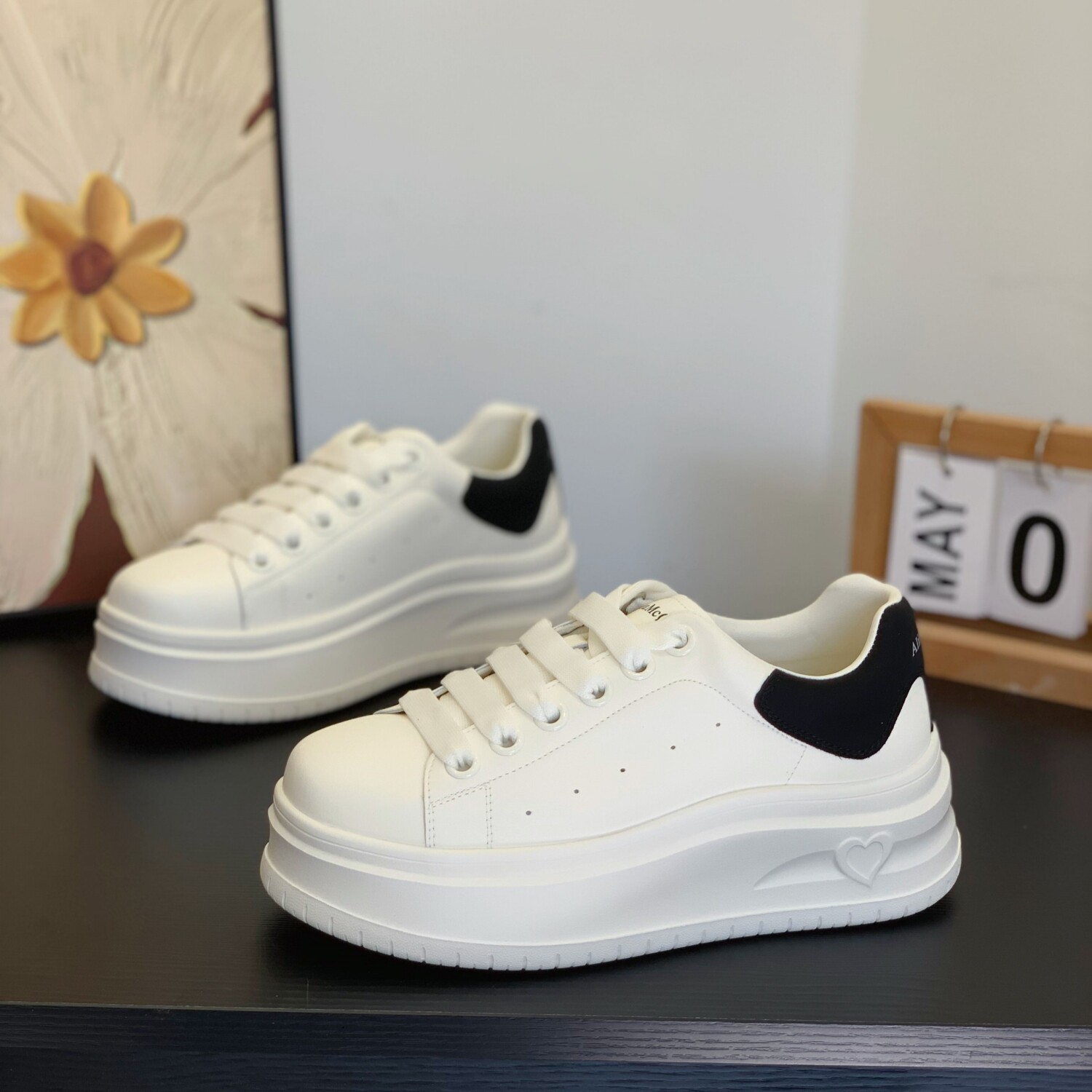 小个子增高5CM真皮小白鞋女2026春季新款显腿长松糕厚底休闲板鞋