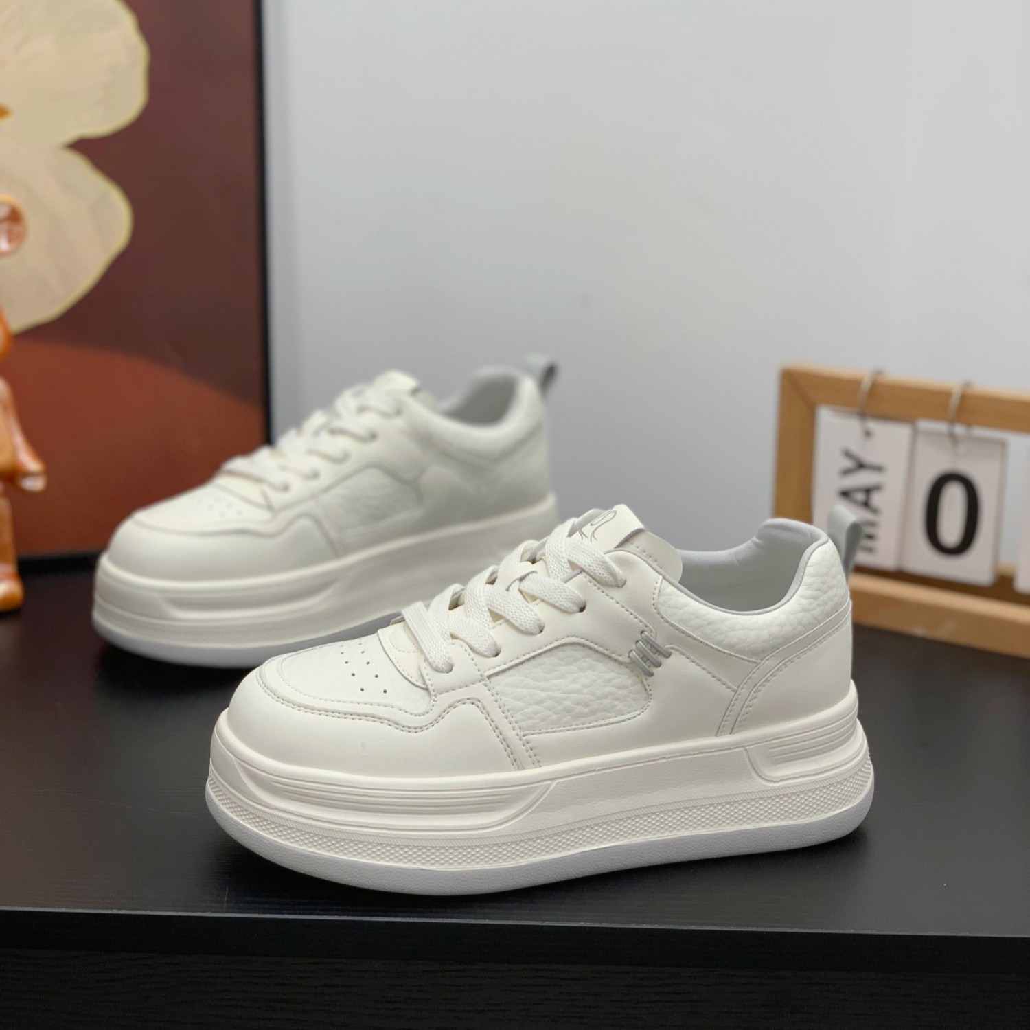 厚底增高5CM真皮小白鞋女2026春新款小个子百搭休闲轻便松糕板鞋