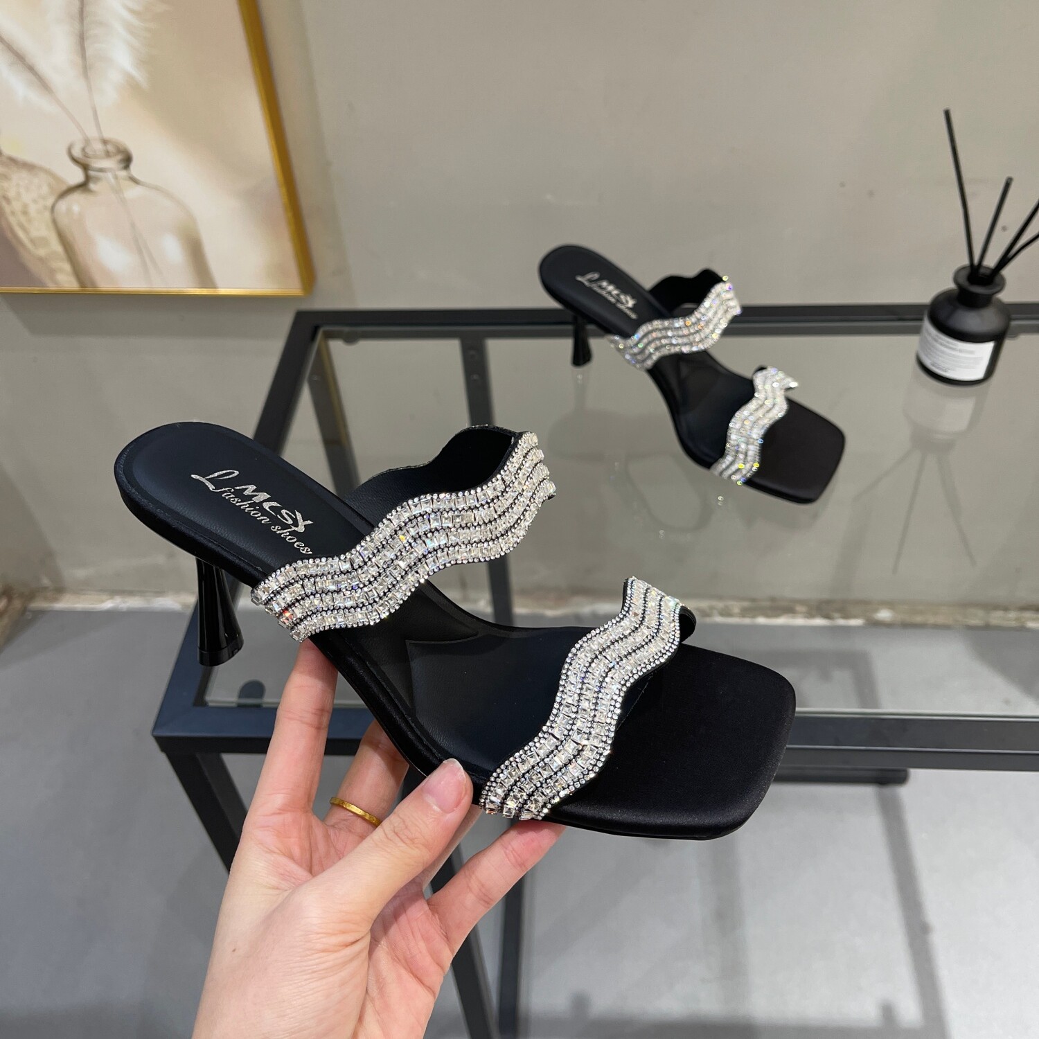 仙女风配裙子水钻一字拖女夏外穿2026新款方头细跟7cm高跟凉拖鞋