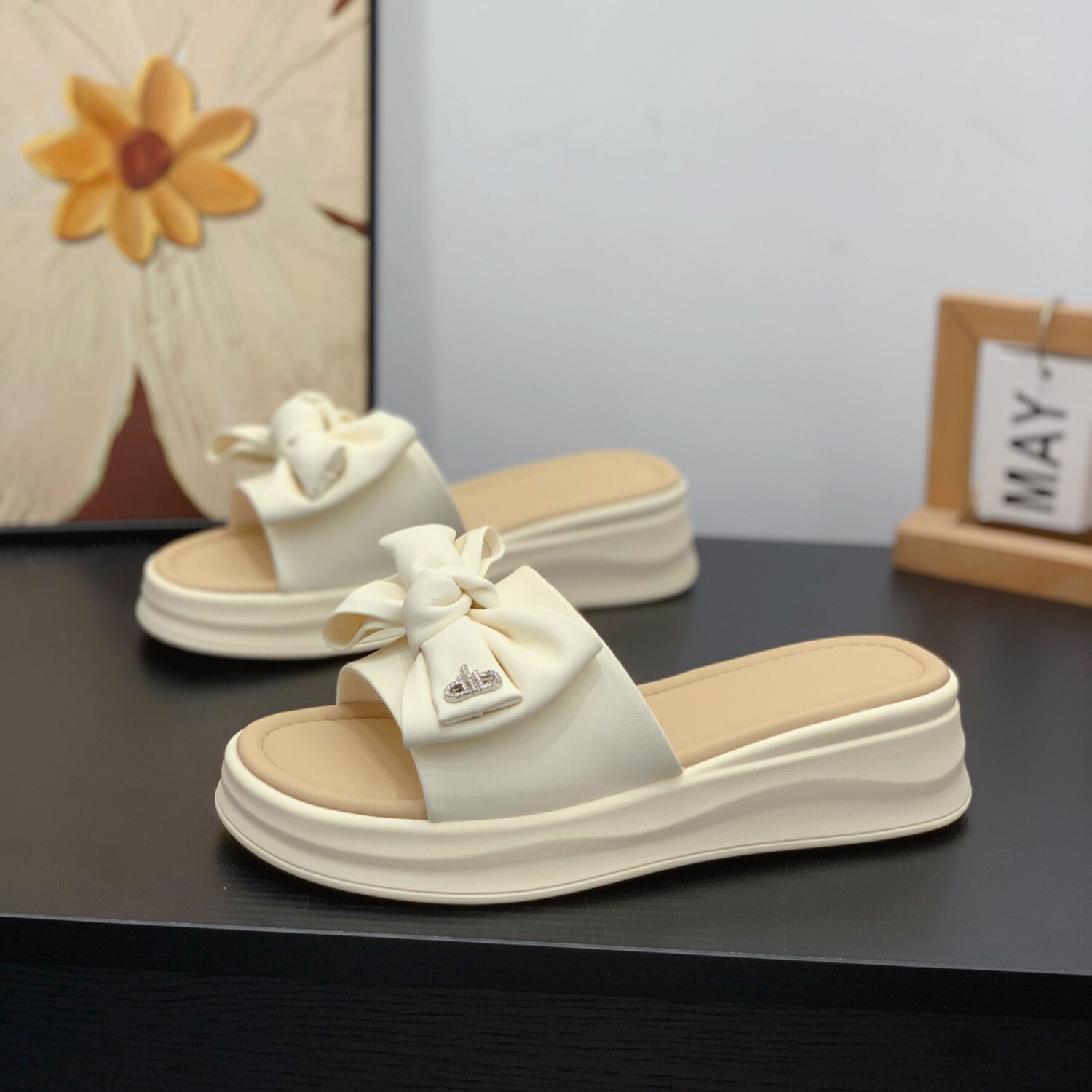 温柔气质蝴蝶结厚底一字拖女2026夏季新款舒适百搭通勤外穿凉拖鞋