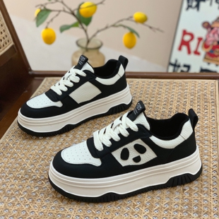 女2025新款 真皮板鞋 冬季 松糕厚底保暖熊猫鞋 爆款 小个子加绒小白鞋