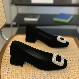 小香风水钻方扣粗跟浅口绒面单鞋2025秋季新款气质低跟通勤工作鞋