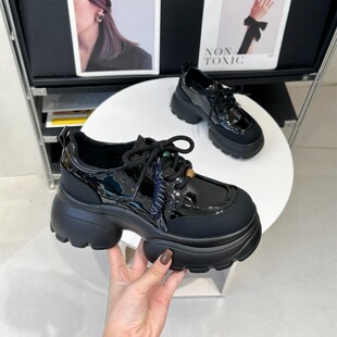 2025秋季新款英伦风乐福鞋女通勤百搭松糕厚底小个子漆皮深口单鞋