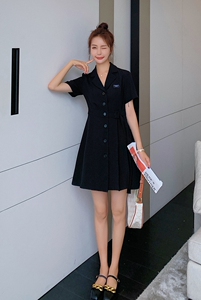 高级感黑色西装连衣裙女春夏设计感2025年新款气质小黑裙百褶短裙图片