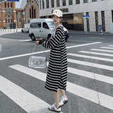 黑白拼色条纹设计感连衣裙女2023秋新款韩版学院风休闲宽松卫衣裙，女装连衣裙，浙宝088