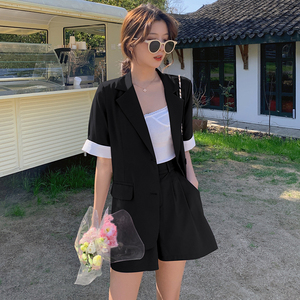 紫色短袖西装套装女夏薄款2025新款高级感小西服外套配短裤两件套图片