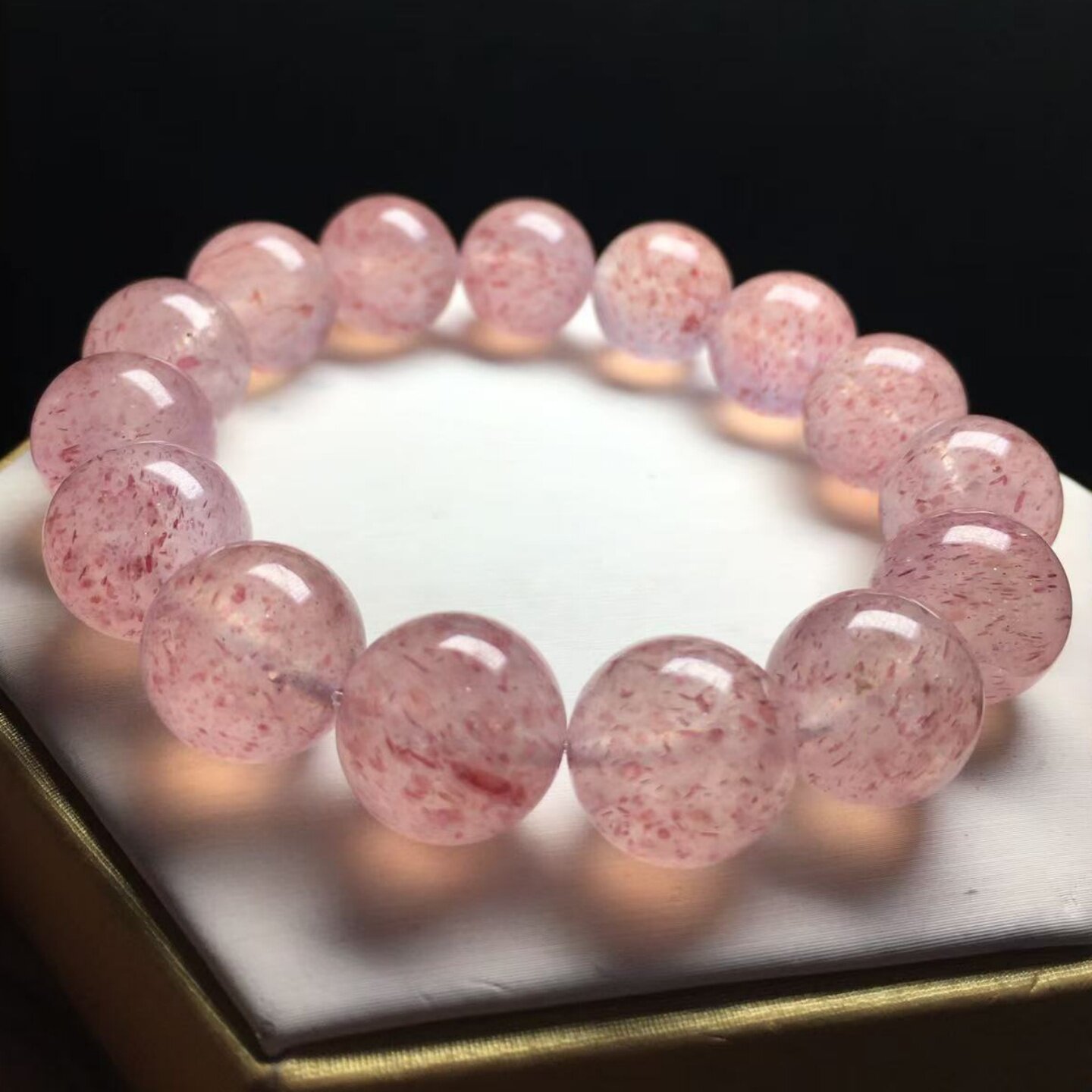 白水体草莓晶 大珠 (strawberry quartz) 天然水晶 士多啤梨手串