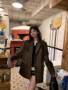 春季新款复古棕色擦色做旧皮衣外套女高级感设计款韩版休闲西服