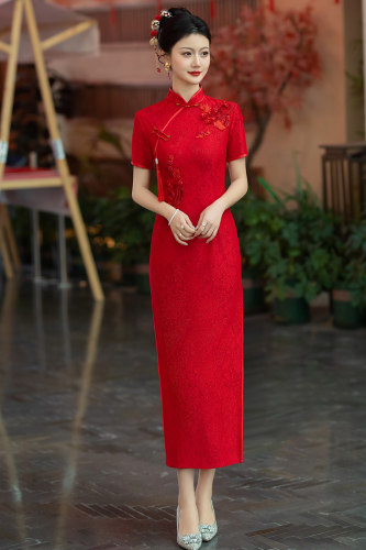 苏雅琪中国风红妆旗袍