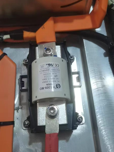 北汽新能源EU5 R550保险丝熔断器主正预充继电器电阻接触器 R500