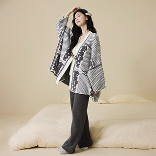 冬季半边绒睡衣女款披肩加厚加绒可外穿带外袍保暖家居服三件套装