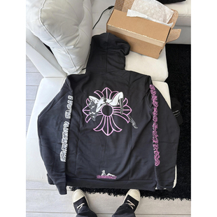 (现) 自主Deadly Doll辣妹闪粉色十字架花臂梵文连帽衫卫衣 男女