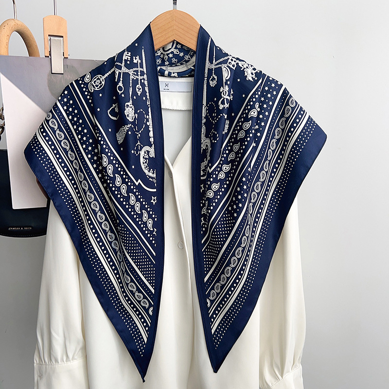 新款韩版斜纹腰果三角巾丝巾搭配衬衫领巾叠穿百搭腰封女