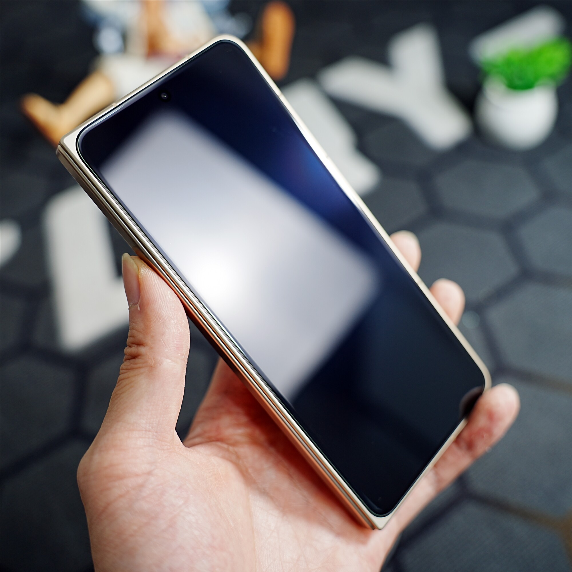 FY 【终版:AR/高清 】适用于OPPO find N6 全透明大弧边大覆盖玻璃钢化膜【六孔定位除尘盒】