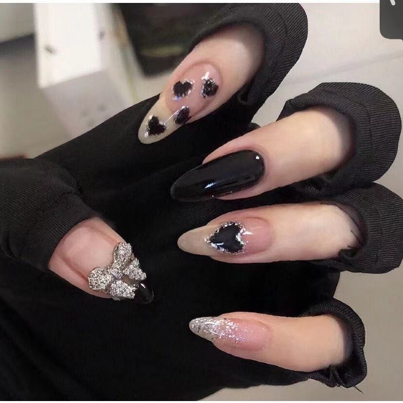 假指甲贴片光疗成品 黑色桃心郜钻蝴蝶结甜酷 新娘甲孕妇甲片美甲