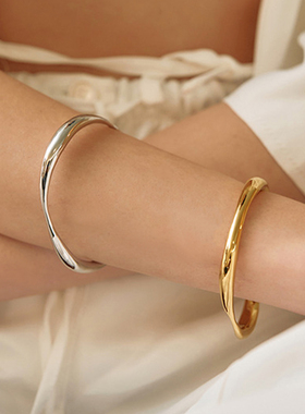 静奢风百搭素圈不规则几何手镯