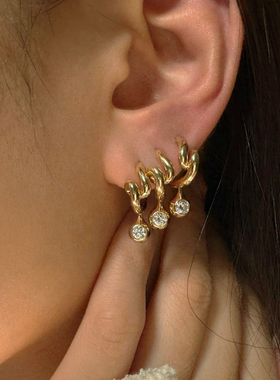 JILIFANG 高品质爆闪水滴锆钻灵动线条设计感小众百搭耳环耳饰女