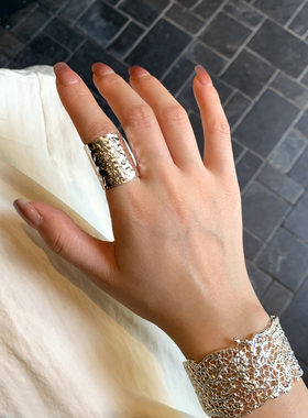 手工锤纹凹凸褶皱宽面戒指