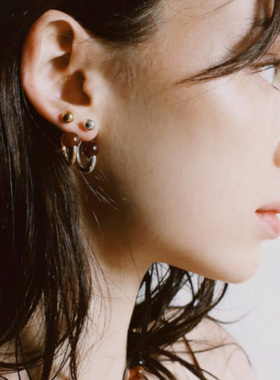 推荐~时髦小众设计欧美极简个性圆环C形圈圈红色玛瑙圆珠耳钉耳环