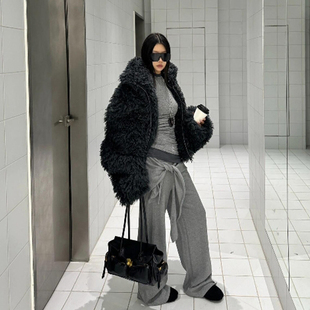 皮毛一体毛茸茸羊羔毛外套女2025新款韩系超好看黑色环保皮草冬厚