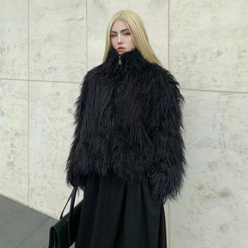 超飒~fanss新品黑色羊羔毛外套。