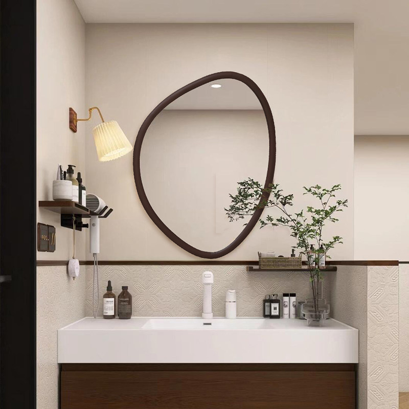 美式不规则梳妆镜侘寂风中古led智能浴室镜深胡桃木色玄关装饰镜