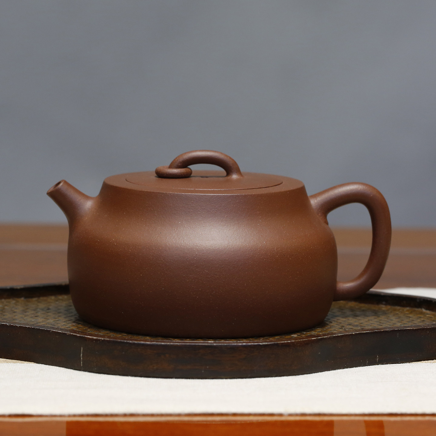 国工范育君原矿底槽青紫砂圆环壶
