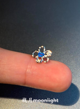 S925纯银韩系蓝色锆石mini花朵耳钉冷淡风不对称时尚通勤百搭耳饰