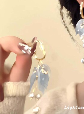 S925纯银超仙蓝色花瓣珍珠流苏耳环高颜值气质百搭海边耳饰清冷感