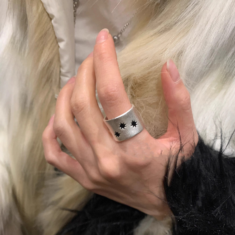 银色哑光八芒星宽面戒指轻奢高级