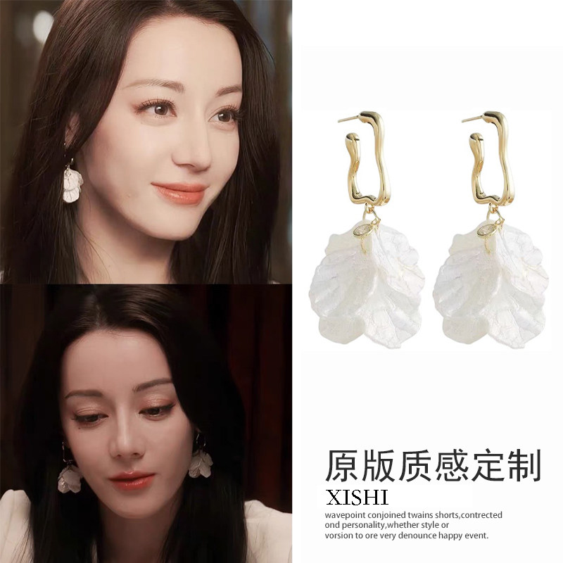 迪丽热巴聂九罗同款白色花朵耳环