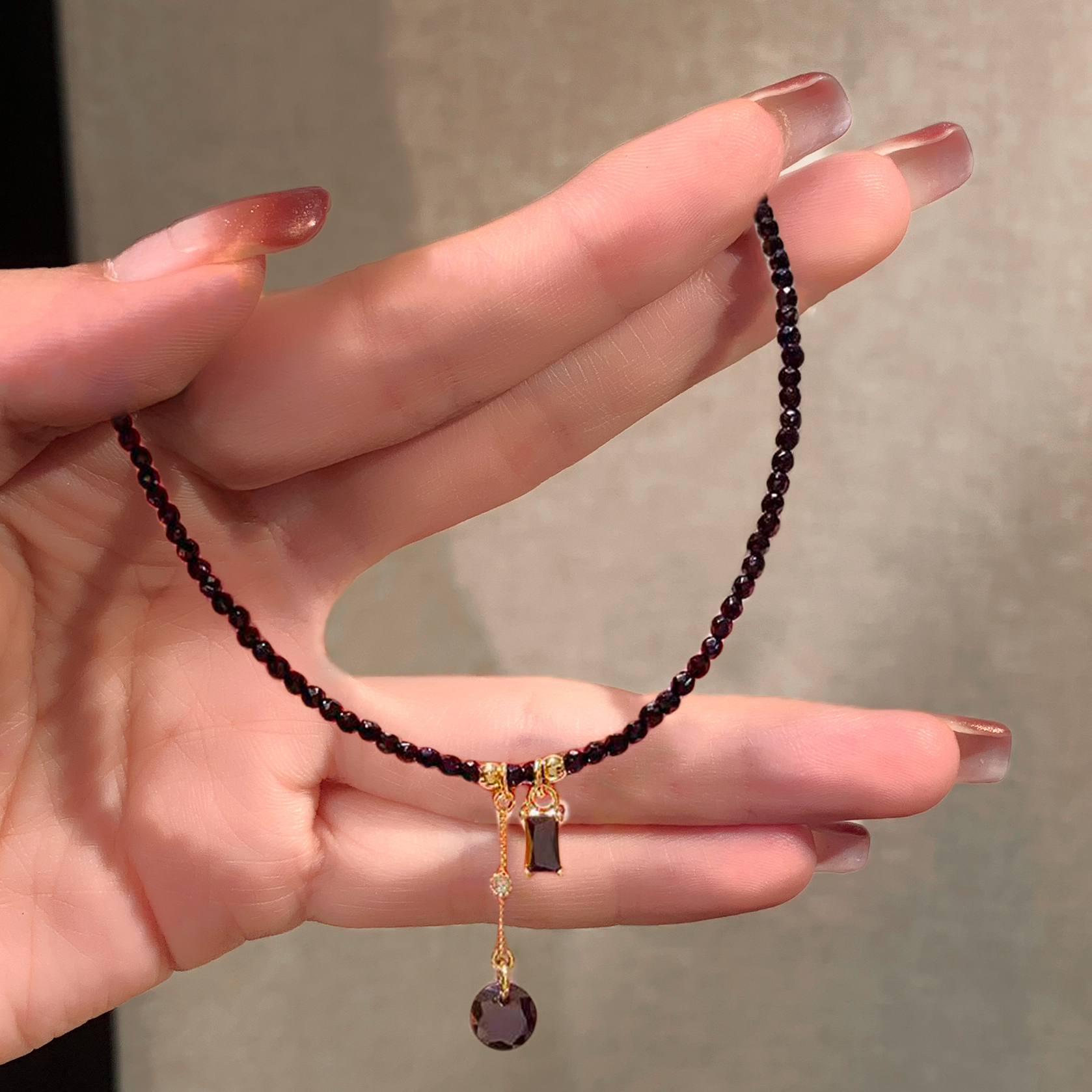 黑色仿水晶流苏项链女高级感小众